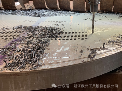 Application of "stainless steel-carbon steel" composite plate.